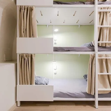 Backpackers Hostel *