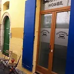 Hostal Backpackers Antibes