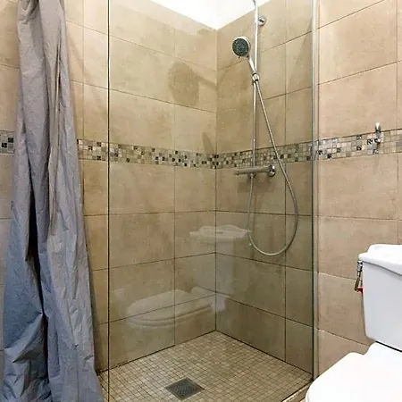Backpackers Antibes