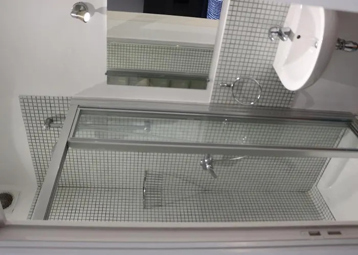 Backpackers Αντίμπ